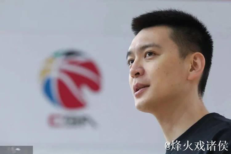 辽宁男篮打出精彩一战，球迷回来了，但有三个问题要问杨鸣主教练