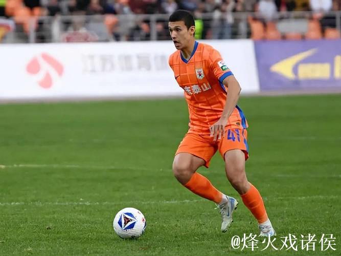 曝葡甲劲旅追逐国青中场核心 今夏转会窗酝酿求购 曝葡甲劲旅追逐国青中场核心 今夏转会窗酝酿求购